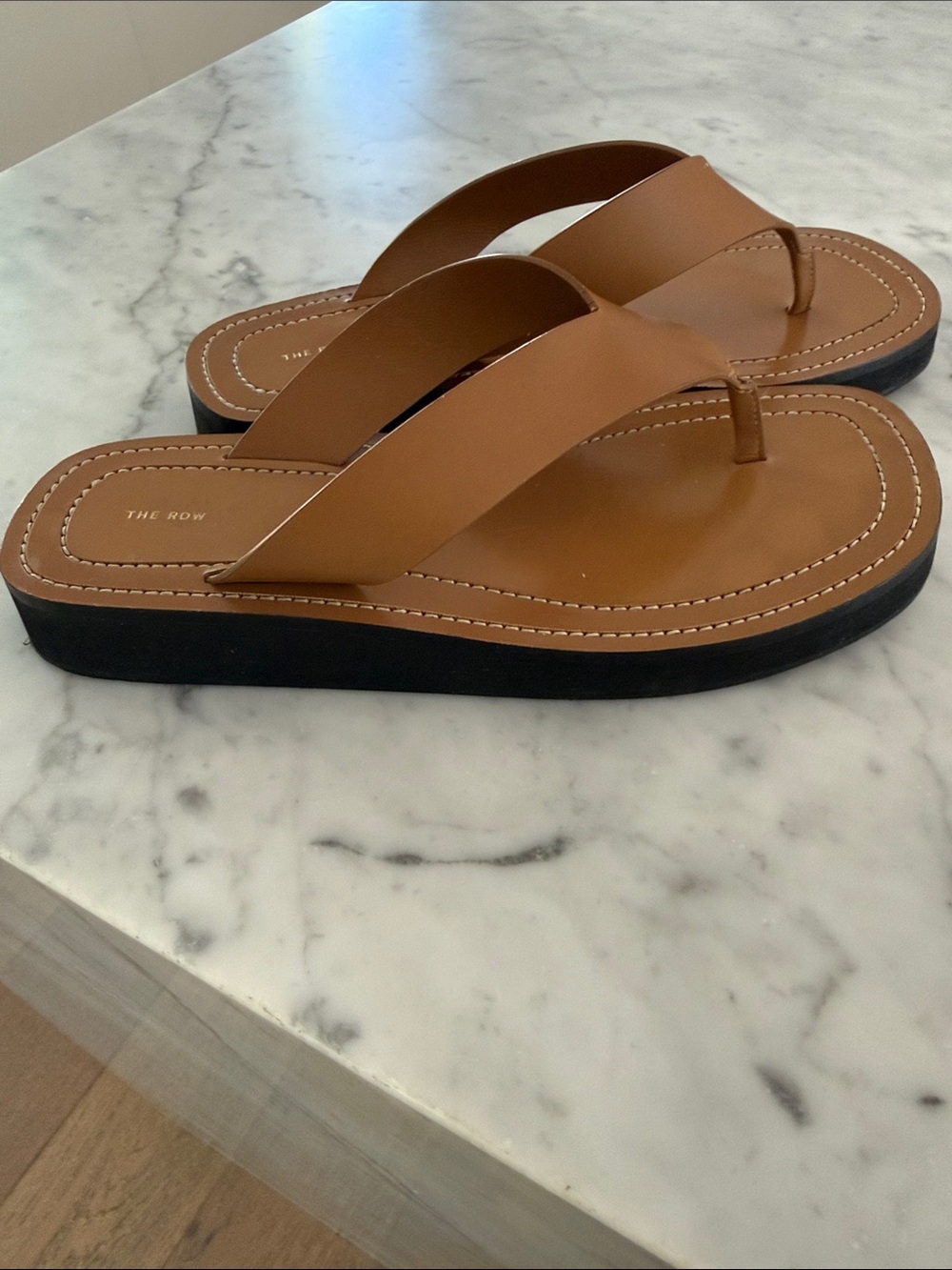 THe Row Ginza Women’s Tan Leather Thong Sandals Sz 39